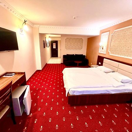 Complex Azar Hotel Galaţi Екстериор снимка