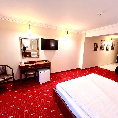 Complex Azar Hotel Galaţi Екстериор снимка