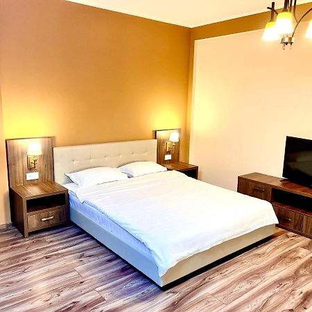 Complex Azar Hotel Galaţi Екстериор снимка