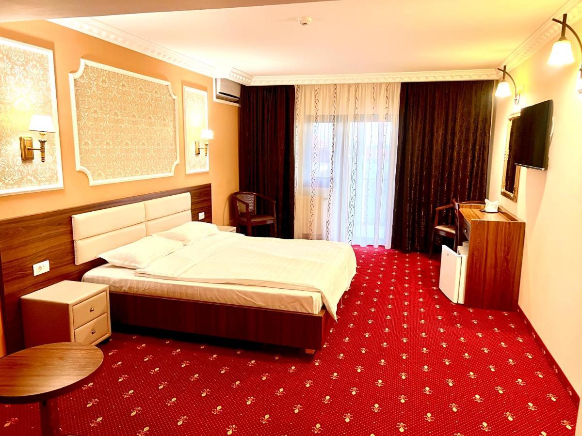 Complex Azar Hotel Galaţi Екстериор снимка