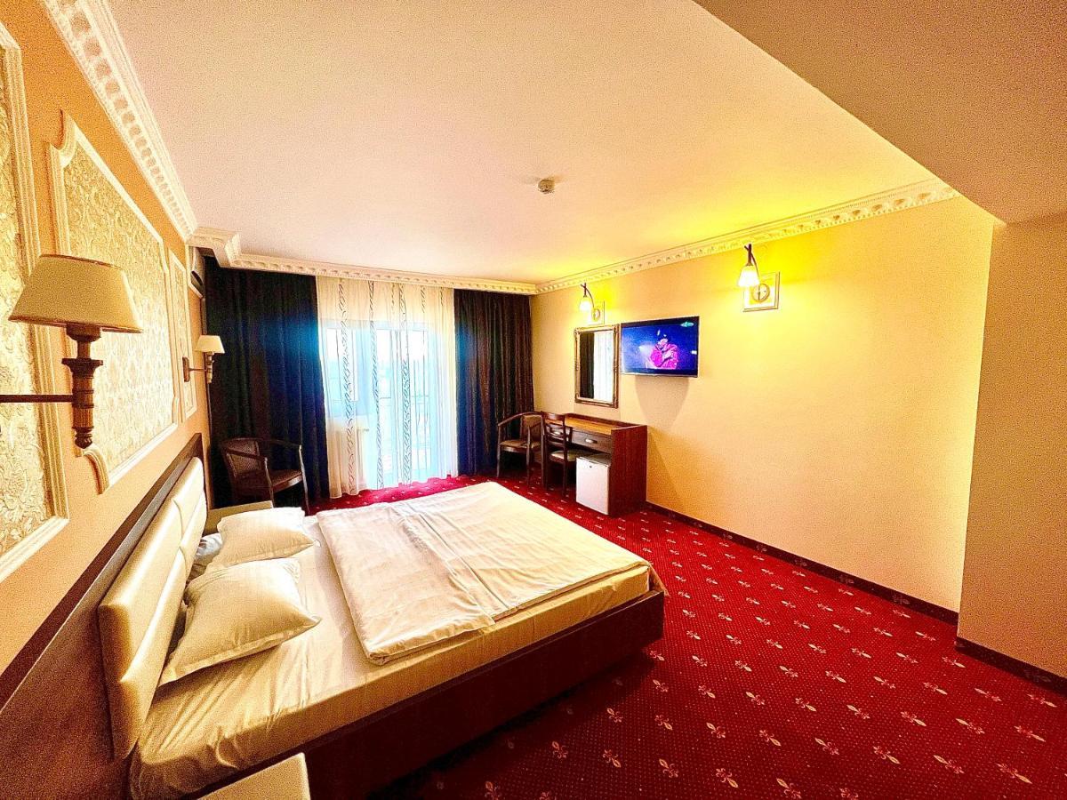 Complex Azar Hotel Galaţi Екстериор снимка
