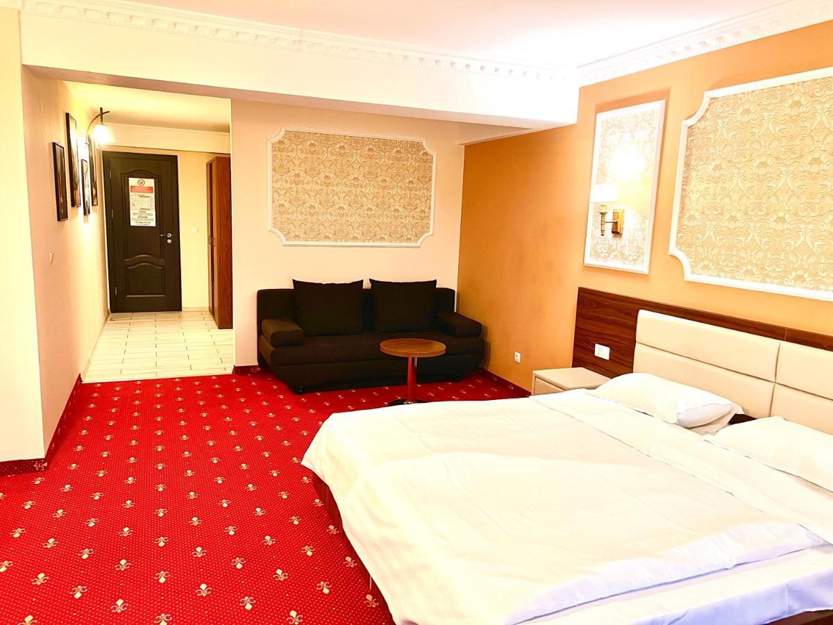Complex Azar Hotel Galaţi Екстериор снимка
