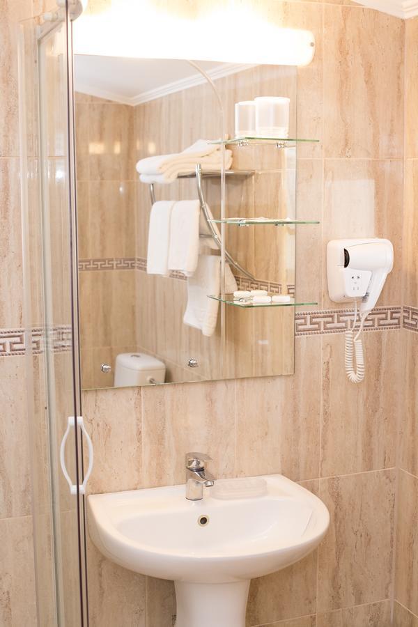 Complex Azar Hotel Galaţi Екстериор снимка