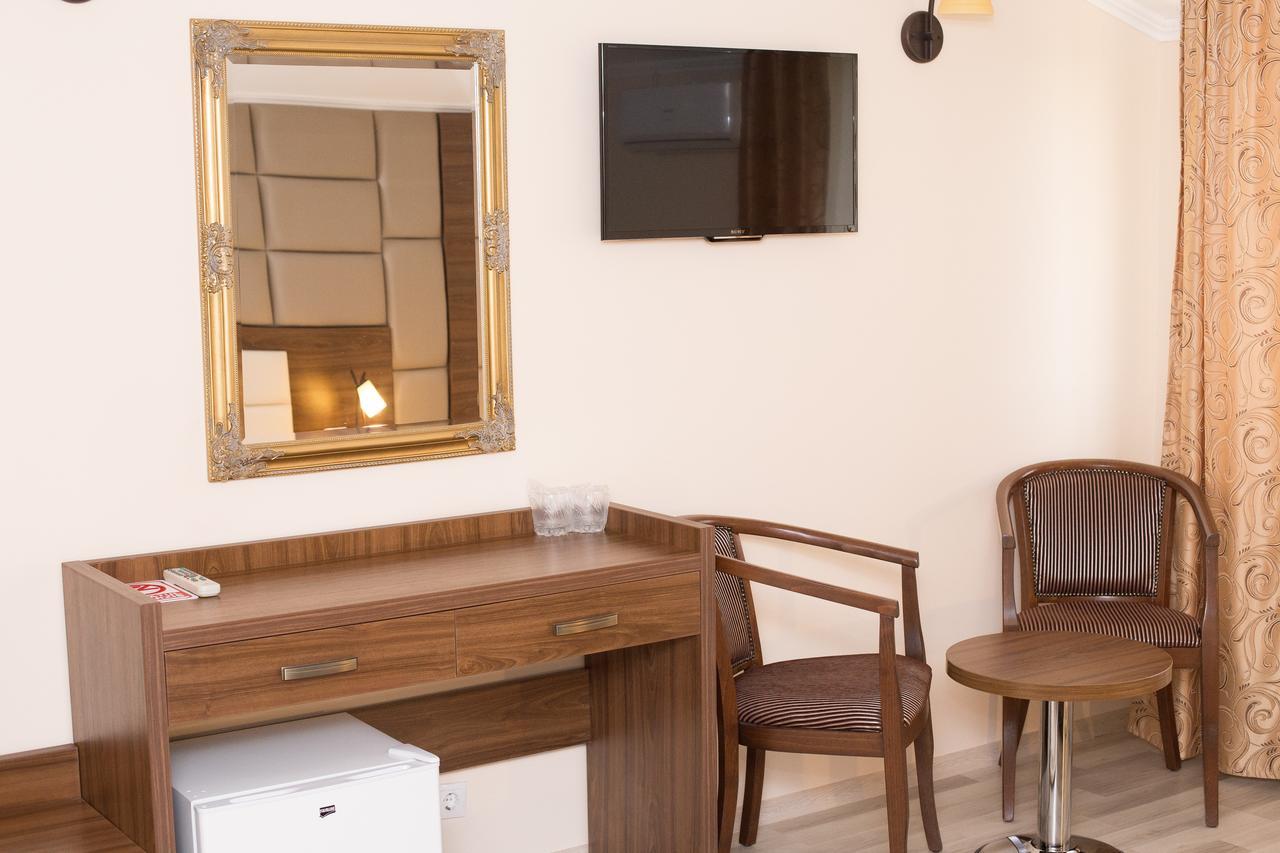 Complex Azar Hotel Galaţi Екстериор снимка