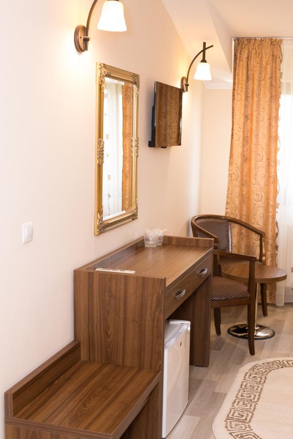 Complex Azar Hotel Galaţi Екстериор снимка