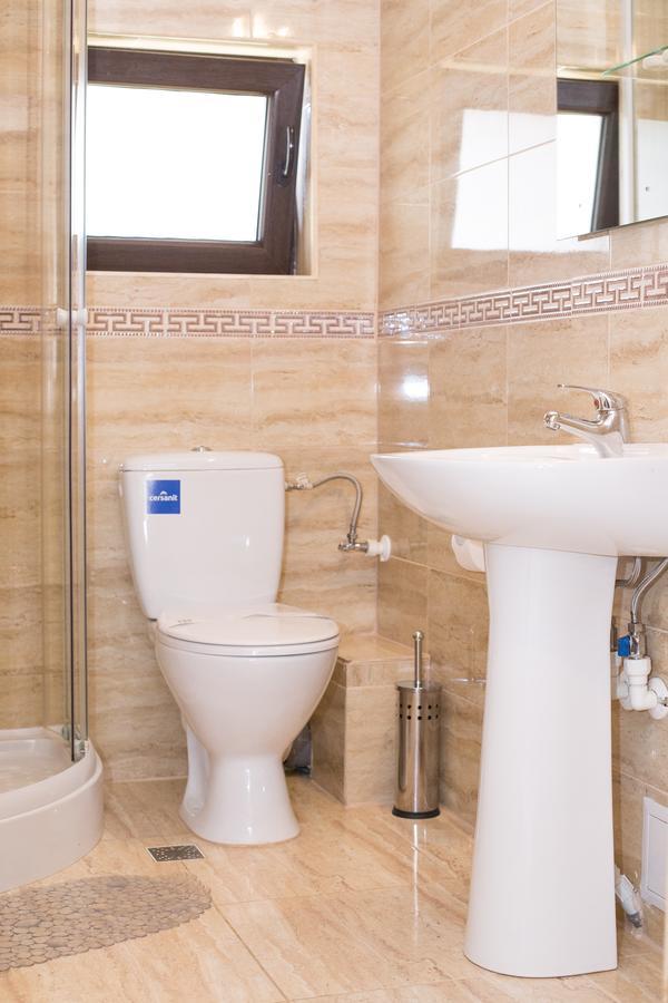 Complex Azar Hotel Galaţi Екстериор снимка