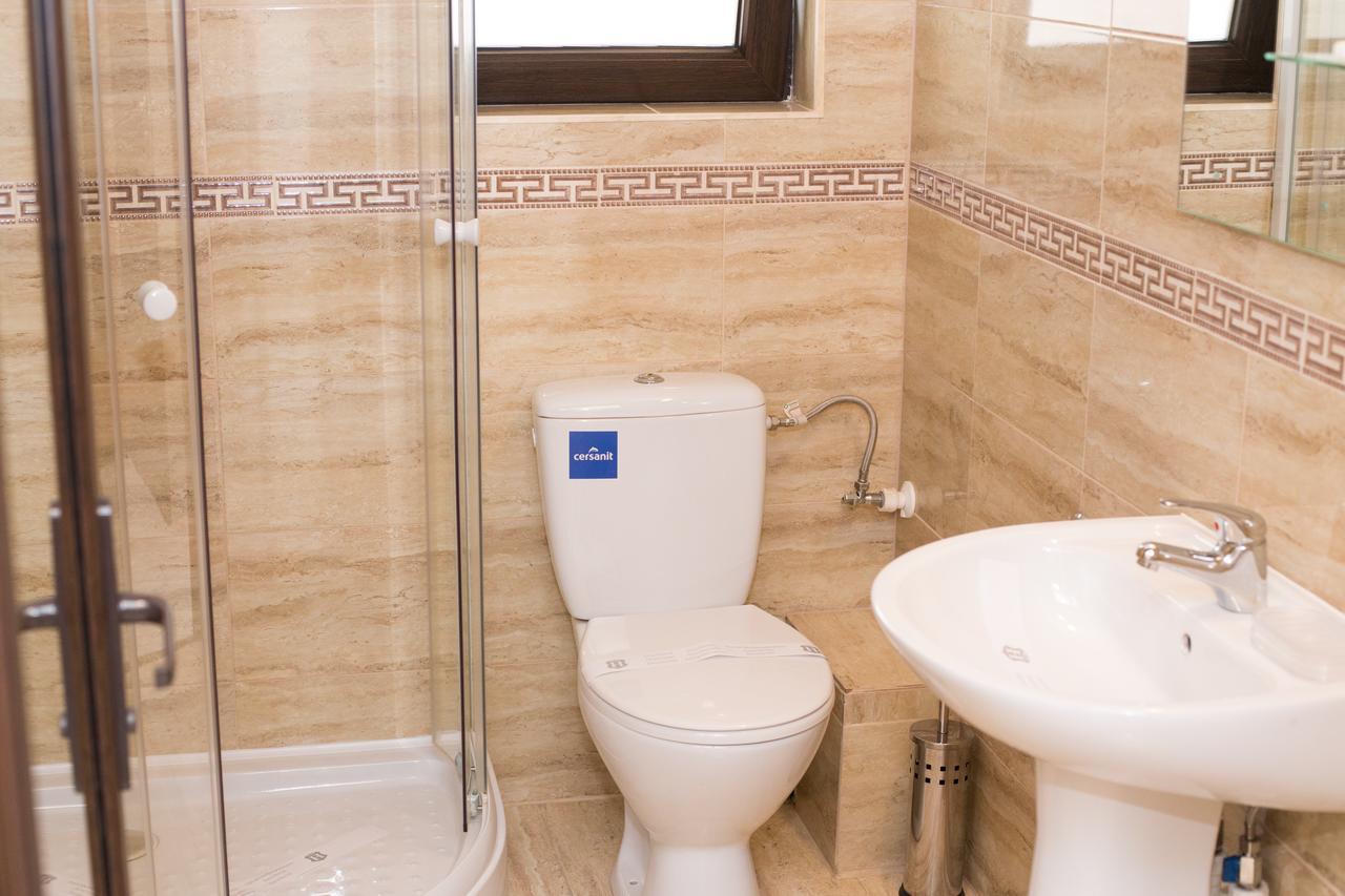 Complex Azar Hotel Galaţi Екстериор снимка