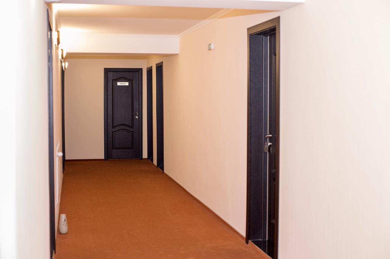 Complex Azar Hotel Galaţi Екстериор снимка